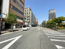 セントラルビル前面の