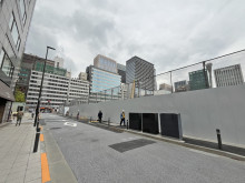 升本ビル前面通り