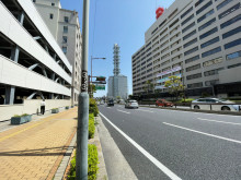 建隆ビル前面の通り
