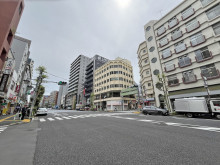 今井第五ビル前面通り