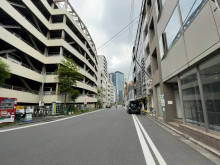 みさきビル前面の通り