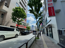 御茶ノ水駅前ビル前面