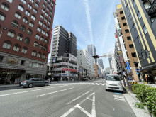 梅田辰巳ビル前面の通