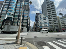 丸森ビル前面の通り