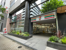 徒歩3分のセブンイレ