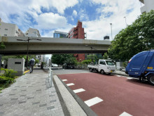 鹿島ビル前面の通り