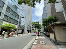 松木ビル前面の通り