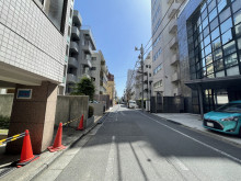 アビスタ市ヶ谷ビル前