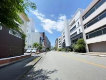 大磯第二ビル前面の通