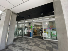 徒歩2分のローソン 