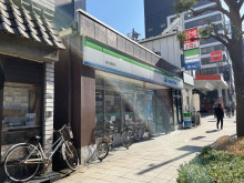 付近のファミリーマー