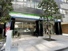 近くのファミリーマー