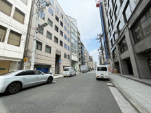 丸善ビル前面の通り