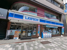 隣のローソン岩本町三