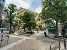 ビル前の豊島区立 日