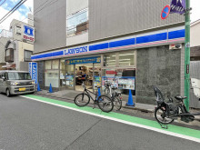 徒歩2分のローソン渋谷上原二丁目店