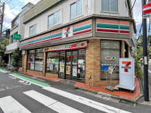 徒歩3分のセブンイレブン上原店