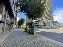 第一山口ビル前面の通