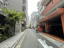 豊強ビル前面の通り