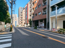 浅沼ビル前面のサッカ