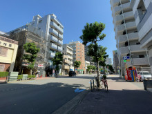 平安ビル前面の通り