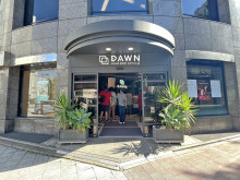 同じ並びの分身ロボットカフェ DAWN ver.β