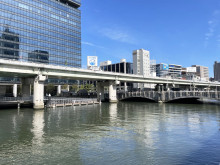 向かいのある堂島川