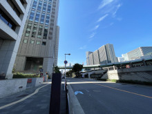 大阪三井物産ビル前面