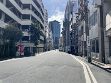 原島本店ビル前面の通