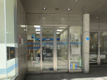 隣にあるみなと銀行 