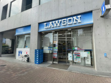 徒歩1分のローソン 