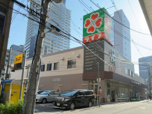 同じ通りにあるライフ