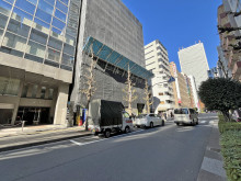 タクト4ビル前面通り