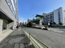 銀座プラザビル前面の