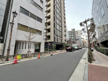 東八重洲プレイス前面