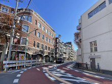 MFビル前面の通り