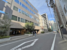 築地小山ビル前面通り