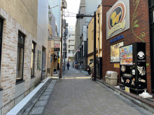 赤坂鈴木ビル前面の通