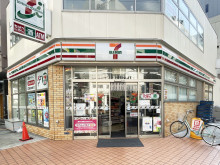 並びにあるセブンイレ