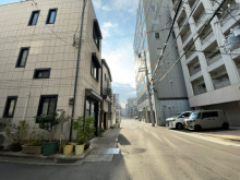 中野ビル前面の通り