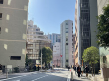 第2小川ビル前面の通り