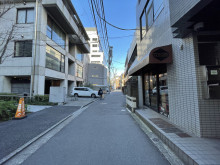 アルカサル前面の通り