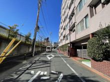 西村ビル前面の通り