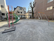 向かいの中野区立千代