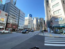 近くの靖国通り