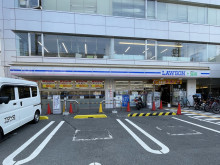 同じ通りにあるローソ