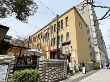 同じ通りにある京都国