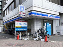 徒歩3分のローソン 淀川東三国二丁目店