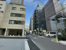 BIZCORE西新橋前面の通り