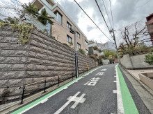 アンフィニ赤坂前面通